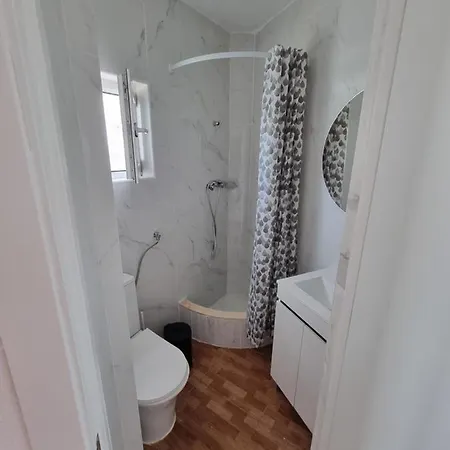 Apartamento Casa Agradável Com Piscina Partilhada *